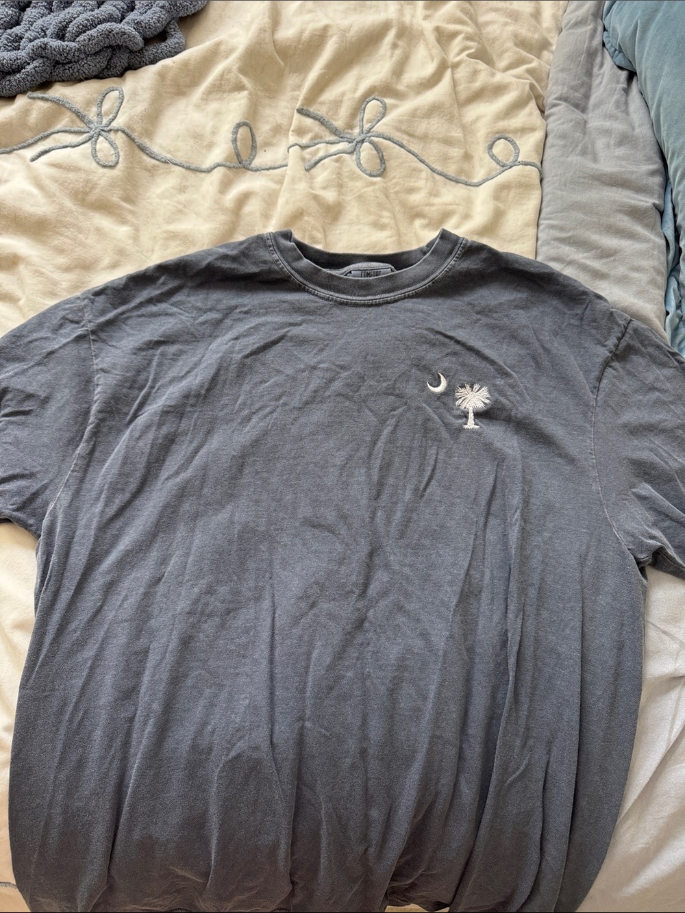 Short-Sleeve Crewneck T-Shirt with Crescent & Palm Embroidery South Carolina